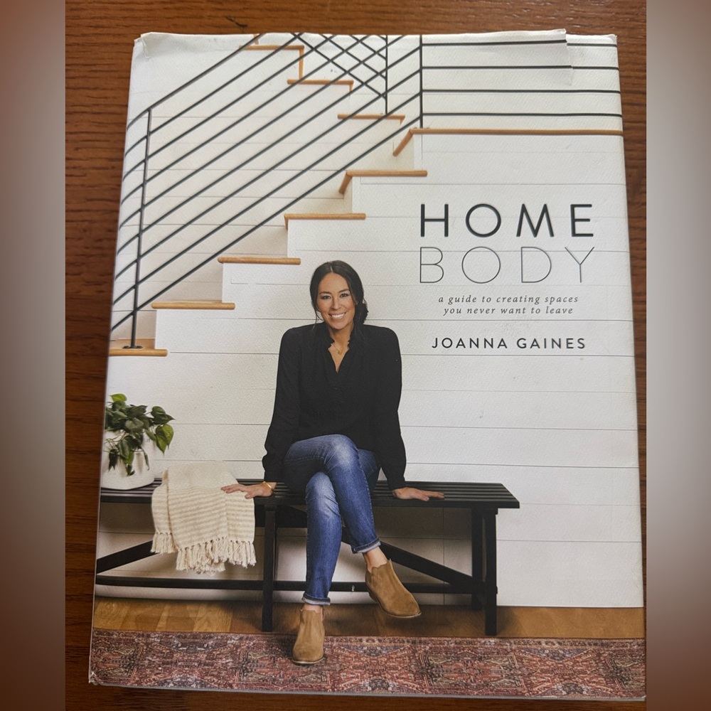 Home Body hardcover design book - Joanna Gaines - Picture 2 of 9